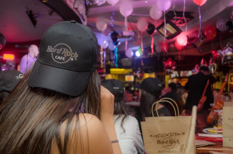Hard Rock Cafe Leveraged Facebook & Got 10K+ Fans In A Week